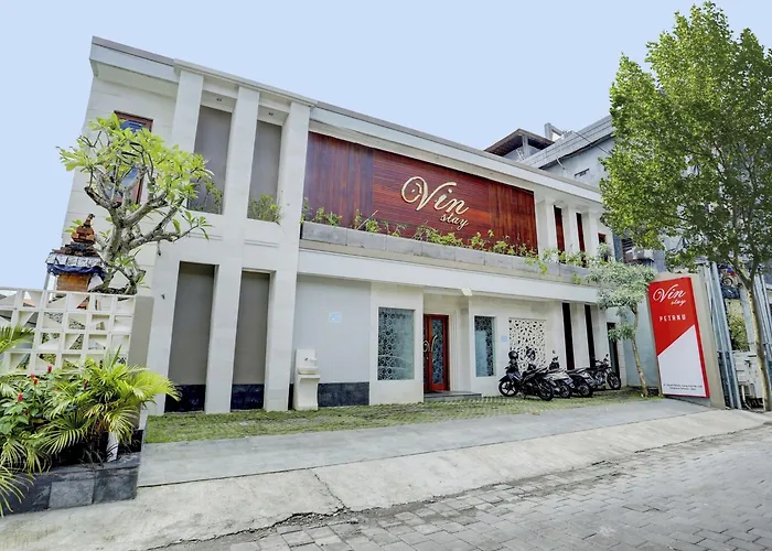 Hotel Super Oyo Capital O 90291 Vin Petanu Pesanggaran